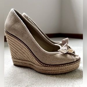 Tory Burch canvas bow accent espadrille. 4.5” wedge heel.